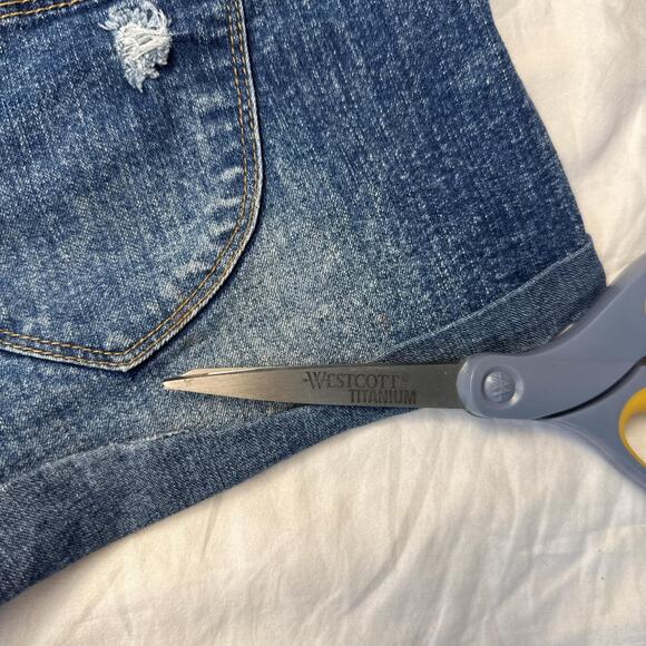 Bluenotes low rise blue denim shorts - size 29 - Picture 7 of 7